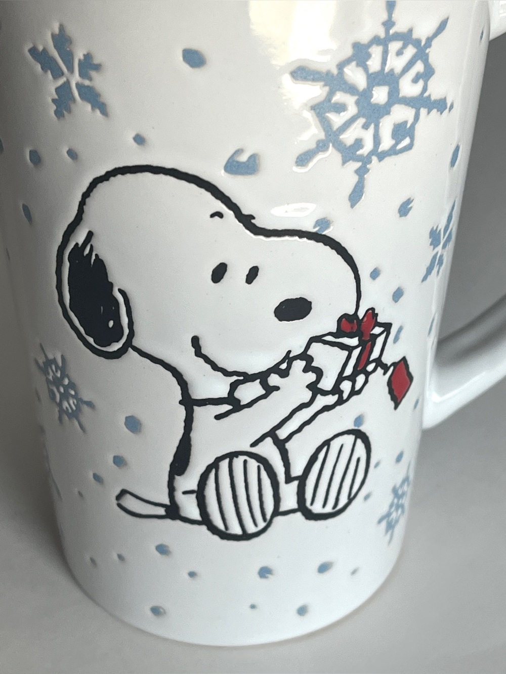 Peanuts Snoopy Christmas Gift Coffee Mug Gibson Large 20 Oz  Holiday Cup
